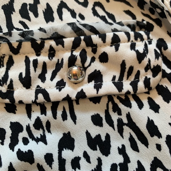 White House Black Market Tank - Picture 4 of 6